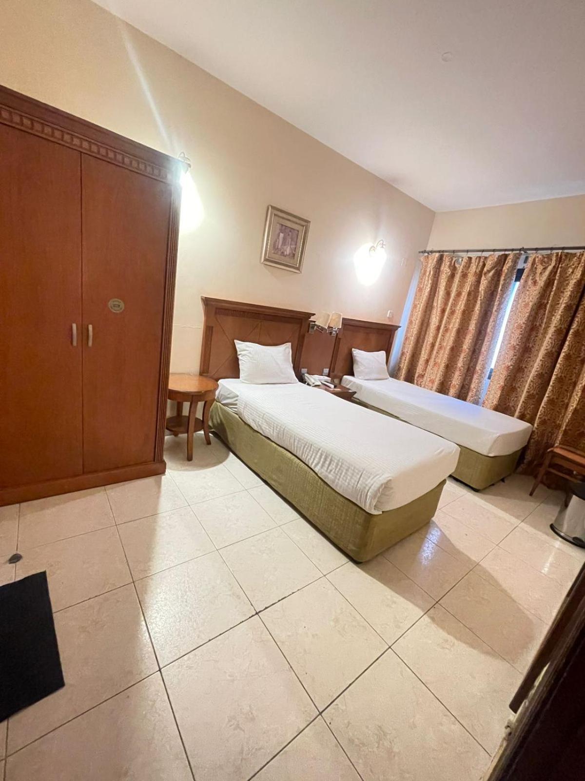 Tara Hotel Llc Dubai Exterior foto